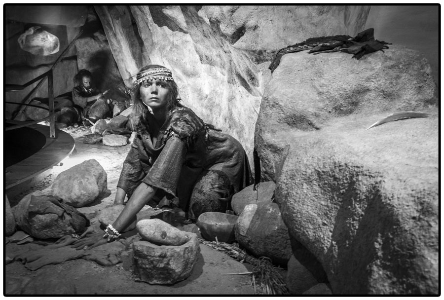 Reproduction scénique d'une grotte préhistorique