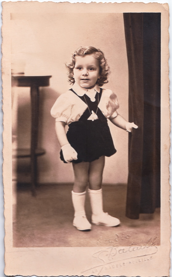 Jeune fille anonyme - Studio Bataille à La Madeleine-Lez-Lille
